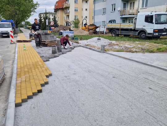 Przy ulicy Iwaszkiewicza trwa remont chodników.