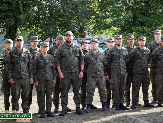 Żołnierze z wielkim zaangażowaniem zabezpieczali wały przeciwpowodziowe na Odrze i Oławie