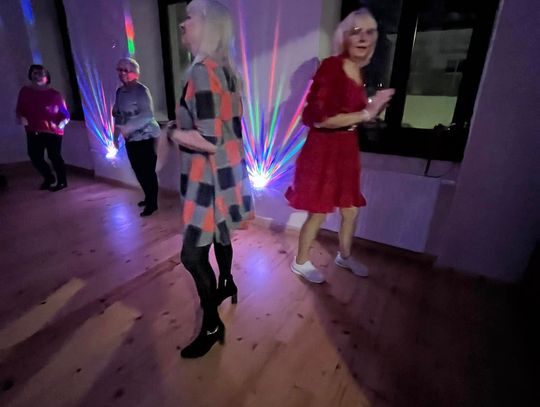 Tak bawili się oławscy seniorzy przy gorących latynoskich rytmach